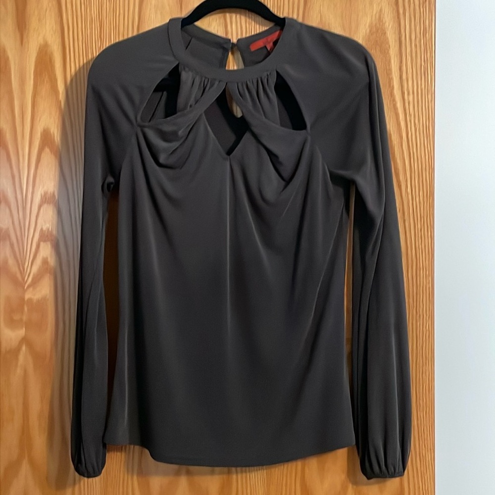 Top/Blouse with keyhole design by BKE, size S